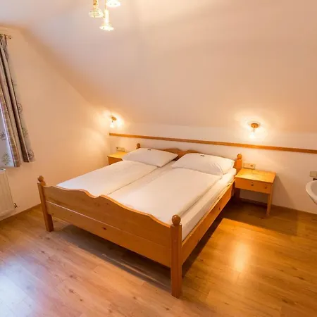Hotel Weissenstein Sankt Michael im Lungau