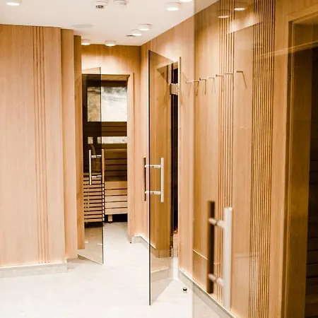 Hotel Weissenstein Sankt Michael im Lungau