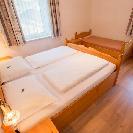 Hotel Weissenstein 3*