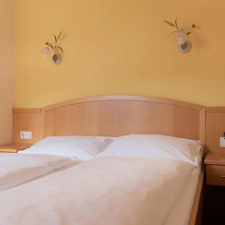 Hotel Weissenstein 3*