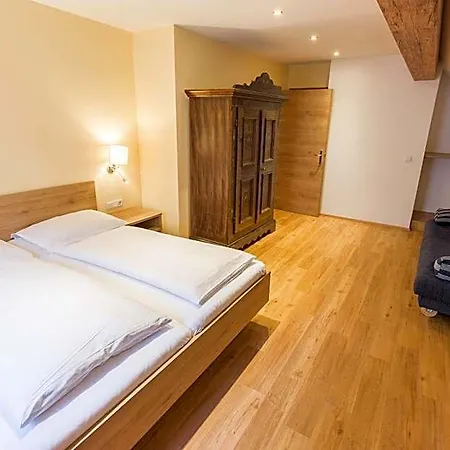 Hotel Weissenstein 3*